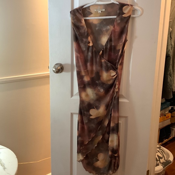 Sleeveless dress - Picture 1 of 6